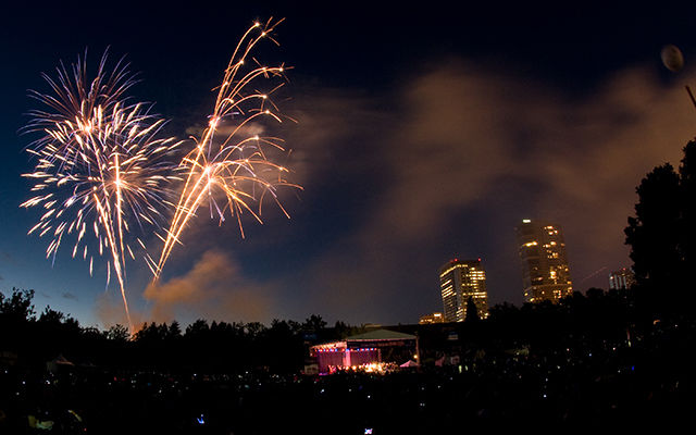 A picture of fireworks over Bellevue WA